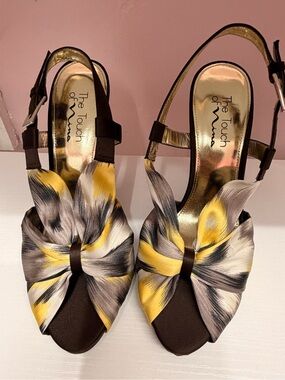 Touch of Nina Yellow Floral Knot Slingback Heels